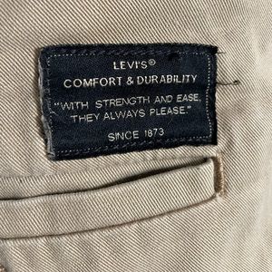 Men’s Levi’s khaki chino pant W 31 L 30
